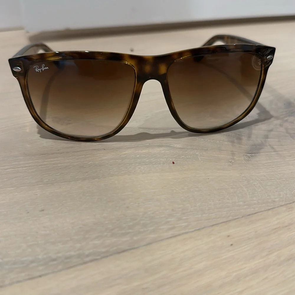 Rayban Sunglasses - Picture 1 of 4